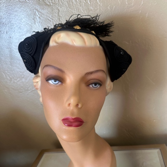 INVENTIVE 1940\'S BLACK FELT CAP WITH GOLD STUDS, BEADS & SATIN BAND TRIM main image 15